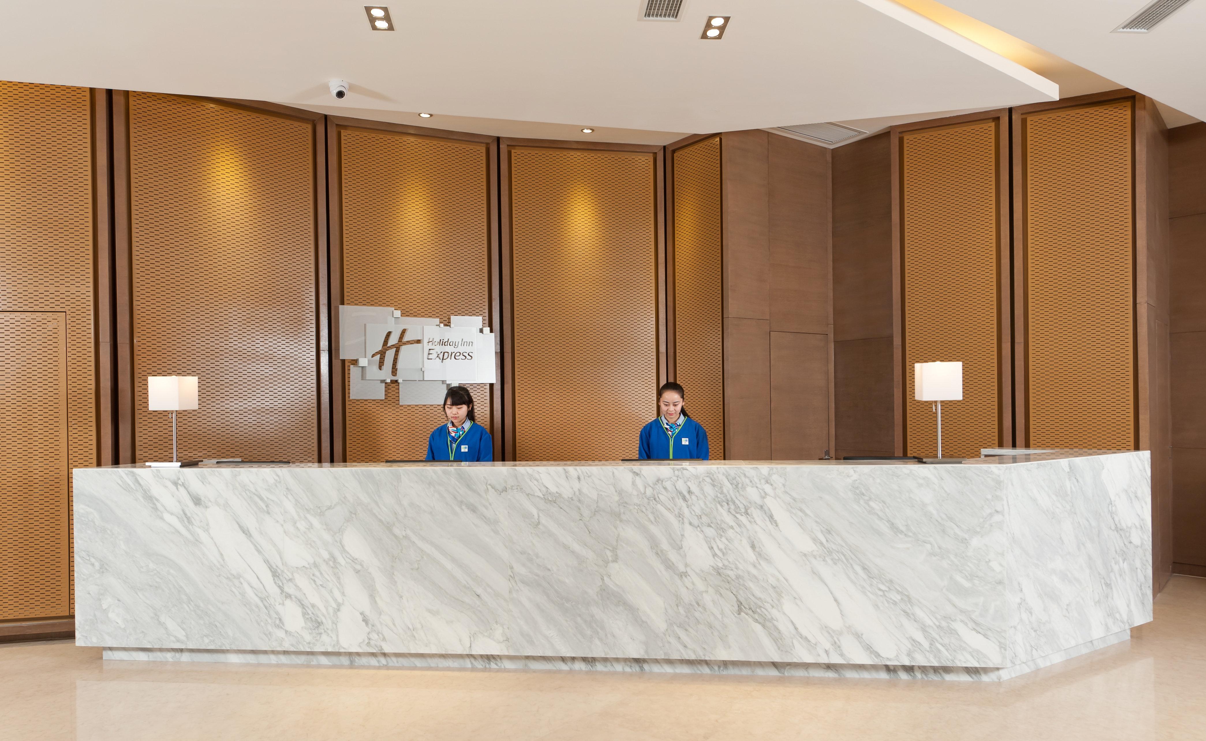 Holiday Inn Express Chengdu West Gate By Ihg Εξωτερικό φωτογραφία