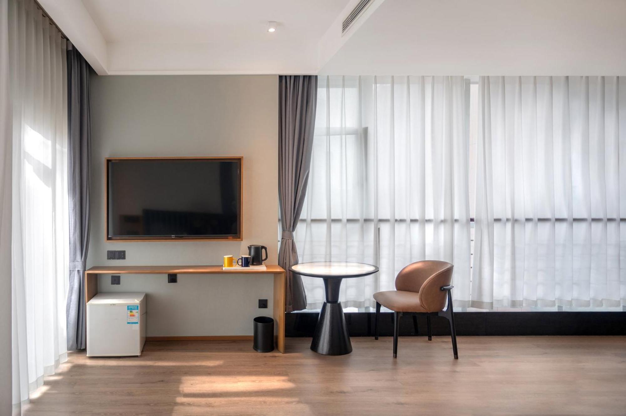 Holiday Inn Express Chengdu West Gate By Ihg Εξωτερικό φωτογραφία