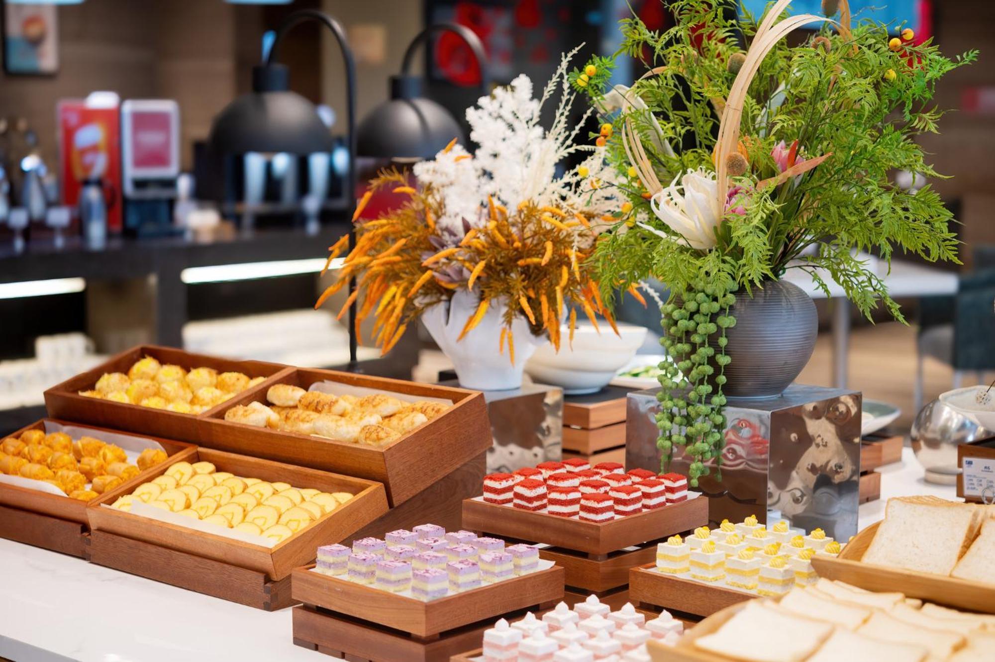 Holiday Inn Express Chengdu West Gate By Ihg Εξωτερικό φωτογραφία